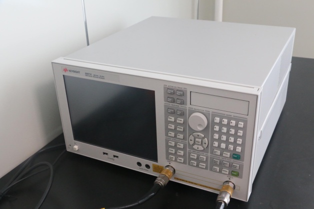 1647783130634499.jpg 介电常数分析仪.jpg