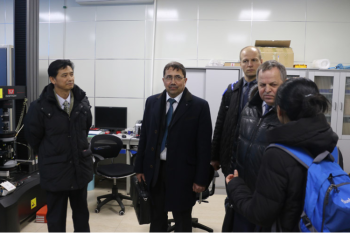 俄罗斯科学院乌拉尔分院代表团应邀访问伟德体育