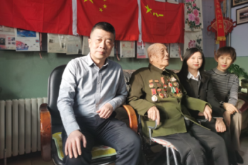 真情送暖 喜迎新春——伟德体育走访慰问离退休干部